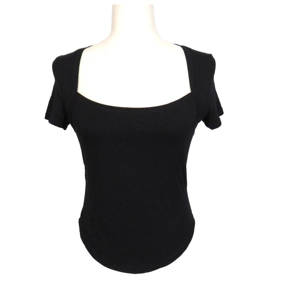 HALARA Tops - Halara Black Soft Stretchy Curved Hem Fitted Tee Size Small